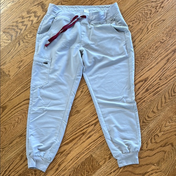 Figs Gray Scrub Set - Picture 12 of 15